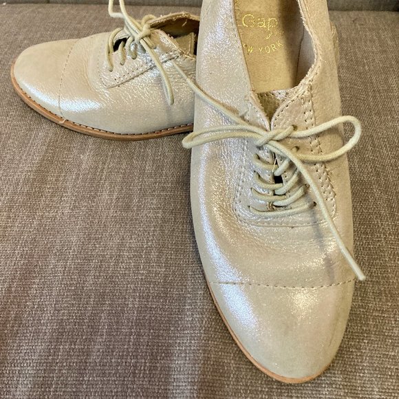 GAP Silver Cream Leather Oxford Shoes - Picture 1 of 3